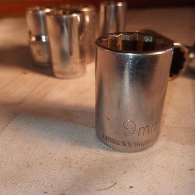 CRAFTSMAN 1/2 DRIVE SOCKETS SAE