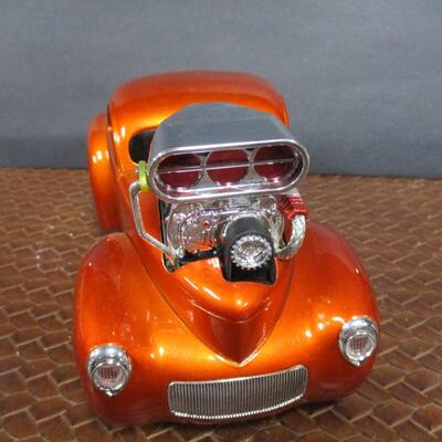 Willys Coupe Chrysler Muscle Machine - 1973 Ford Bronco Scale 1/24