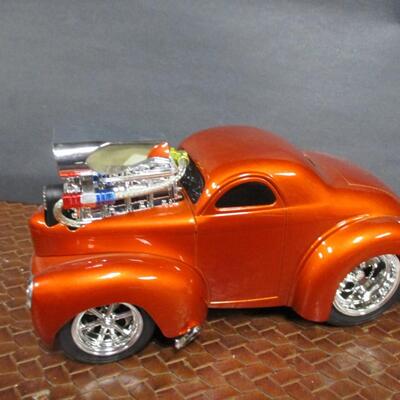 Willys Coupe Chrysler Muscle Machine - 1973 Ford Bronco Scale 1/24