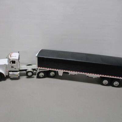 Big Farm Ertl  Semi & Trailer