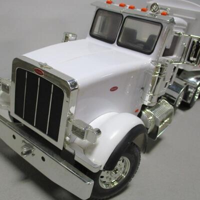 Big Farm Ertl  Semi & Trailer