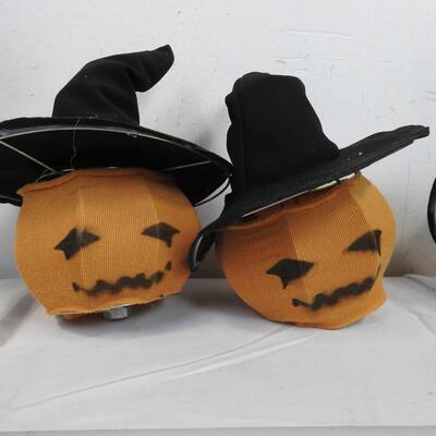 4 Wire Pumpkin Witch Heads, w/ Mount Stands, Assembly Required - Good Condition