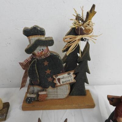 Christmas DÃ©cor Lot: Mistletoe Candle, Snowman Wooden Signs, Reindeer Figurines