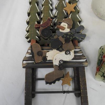 Christmas DÃ©cor Lot: Mistletoe Candle, Snowman Wooden Signs, Reindeer Figurines