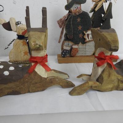 Christmas DÃ©cor Lot: Mistletoe Candle, Snowman Wooden Signs, Reindeer Figurines