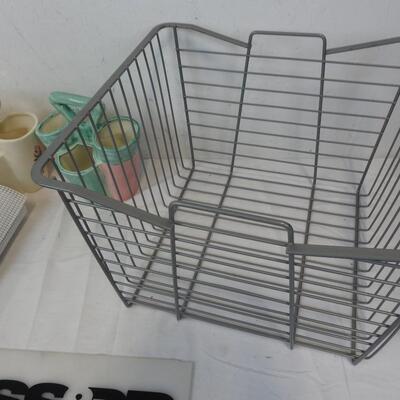 Orgainzing Lot, Metal Wire Basket, Easy Liner, Ceramic Utensil Holders,