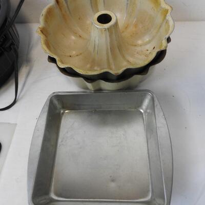 Baby Loaf Pans, 2 Bundt Pans, Griddle, 8 Inch Pan