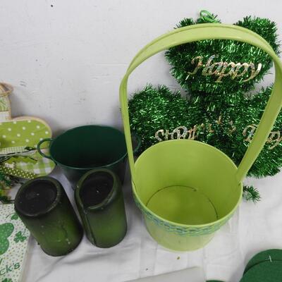 14 pc Green/St Patricks Day Decor, Baskets, Felt Decor, Napkins