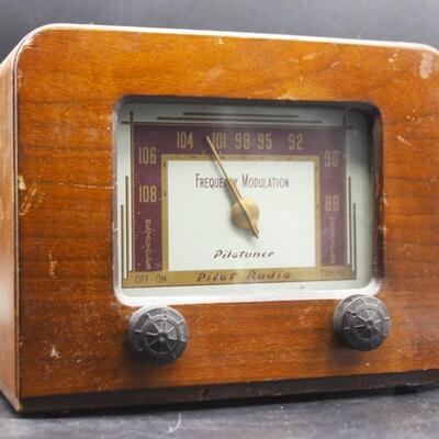 Vintage Pilotuner Pilot Radio Frequency Modulation FM Tube Tuner 1940s T-601