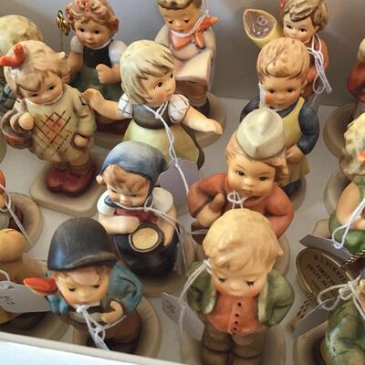 Lot 20 Hummel Club Figures & 1 Personalized Figure 12 Boxes