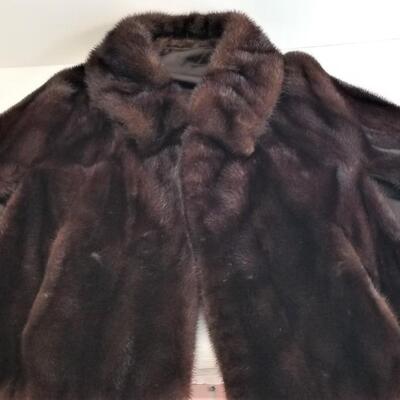 Lot #120  Beautiful Dark Chocolate Mink Caplet - great condition