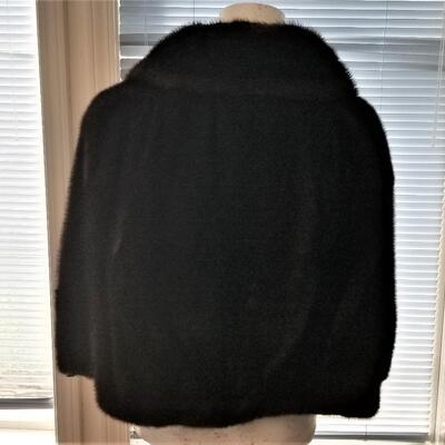 Lot #120  Beautiful Dark Chocolate Mink Caplet - great condition