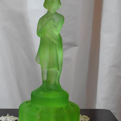 Cambridge Uranium glass figurine