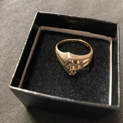 14k Yellow Gold Ring with Diamonds Size 5.5
