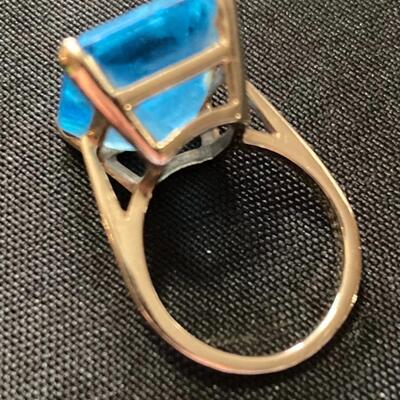 Large Blue Topaz 14k Gold Ring Size 6 with 1/2” x 3/4” Stone