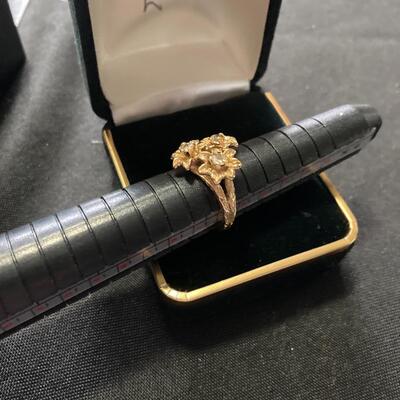 14k Gold Sunflower and Diamond Ring Size 4.5