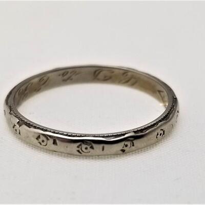 Lot #138 Sweet Antique White 18kt Gold Wedding Band