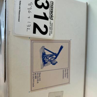 2 Hummels Max & amortization 896 & Star Gazer w/boxes tmk7