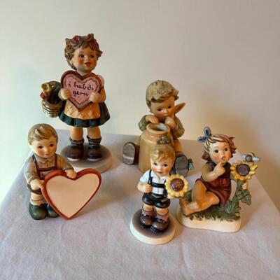 5 Hummel Figures
