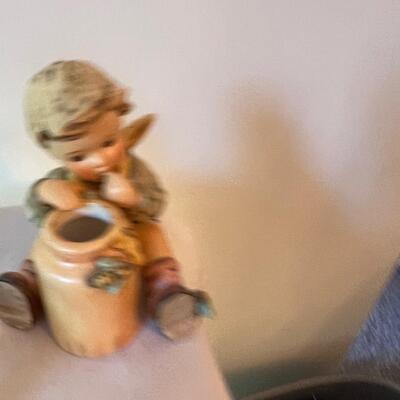 5 Hummel Figures