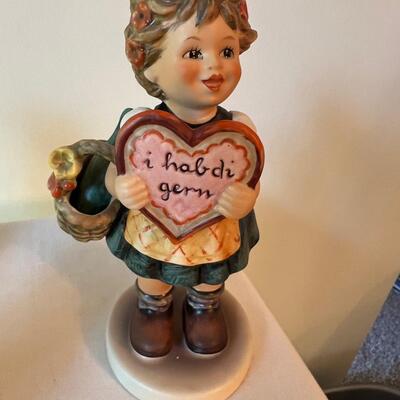 5 Hummel Figures