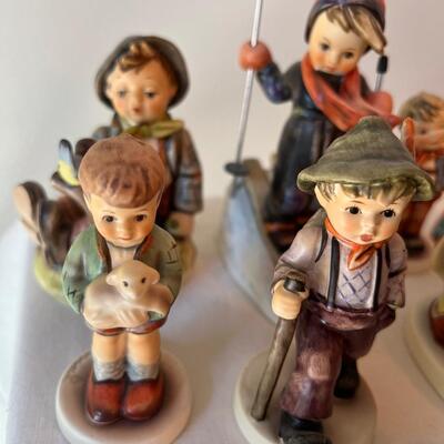 Lot of 9 Hummels