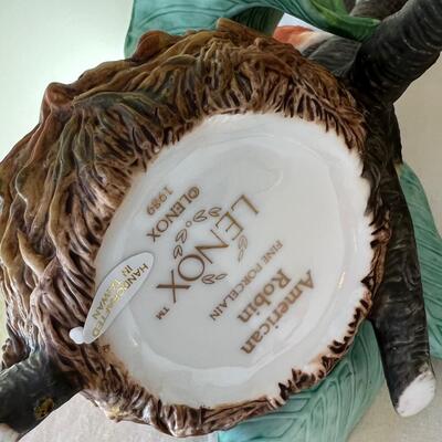 Lot 6 Decorative Items