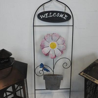 4 pc Outdoor Metal Decor, Welcome Sign, Bug Zapper, Works