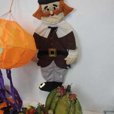 12 pc Halloween & Fall Decor: Pumpkin Lantern, Cloth Pilgrim Decor