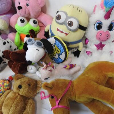 22 Stuffed Animals, Unicorn, Minion, Snoopy, Frogs, Bears