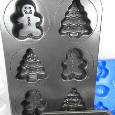 16 pc Kitchen, Holiday Molds, WIllson Pans, Hearts, Cupcake Rings