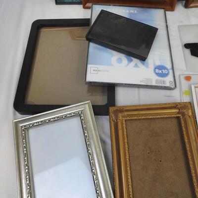 Lot of 18 Assorted Picture Frames, Wooden and Glass, Assorted Sizes