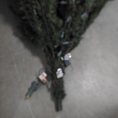 6' Lighted Christmas Tree, No Stand, Lights work