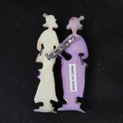 8 Decorative Ceramics: Elephant, Hats, Glass Staircase Jar, Live, Love Laugh