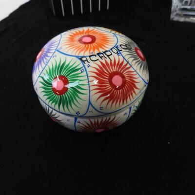 8 Decorative Ceramics: Elephant, Hats, Glass Staircase Jar, Live, Love Laugh