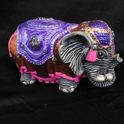 8 Decorative Ceramics: Elephant, Hats, Glass Staircase Jar, Live, Love Laugh