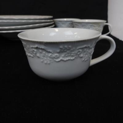 American Living Dish Set, 3 Cups, 4 Bowls, 4 Small Plates, 4 Large Plates, White