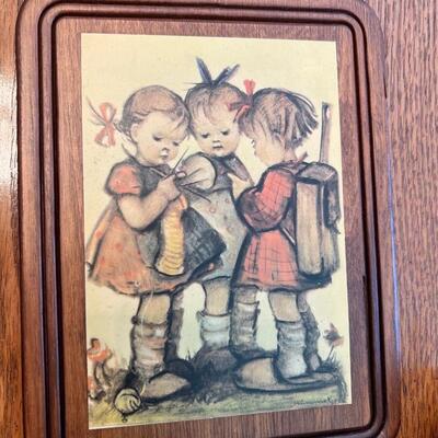 Lot 10 Hummel decorative Items