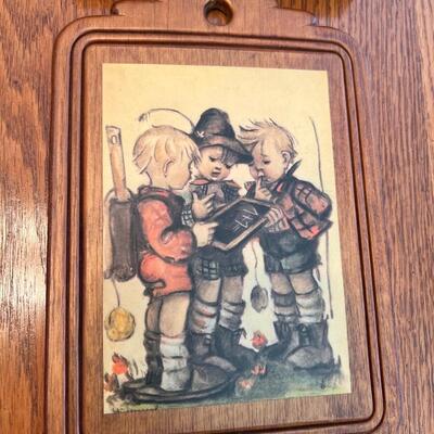 Lot 10 Hummel decorative Items