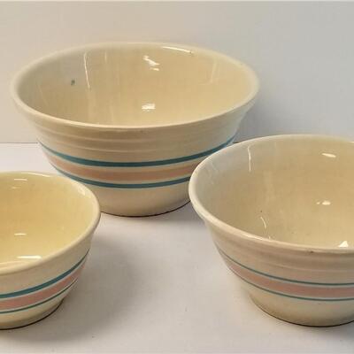Lot #157  Set of Three Vintage USA Mixing Bowls