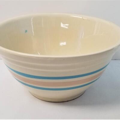 Lot #157  Set of Three Vintage USA Mixing Bowls