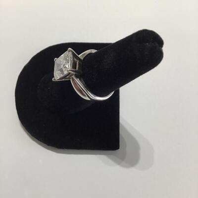 Women’s silver 925 ring with cz diamond stone