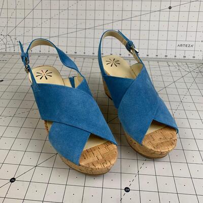 #147 Women's Isaac Mizrahi Live Blue Sandal Pumps New In Box (Size 6.5)