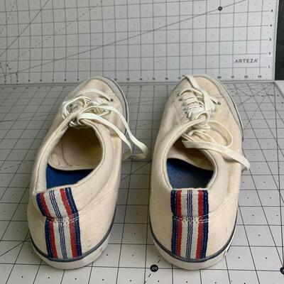 #178 Beavees White/ Stripe Tennis Shoes