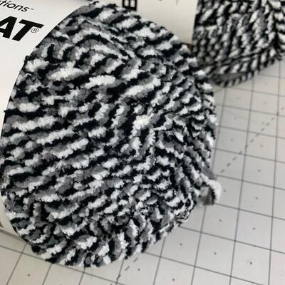 #193 Bernat Blanket Yarn