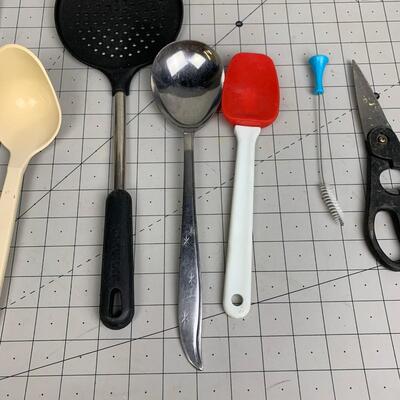 #220 Kitchen Utensils