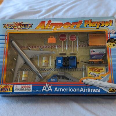 Vintage Motormax Die Cast American Airlines Playset