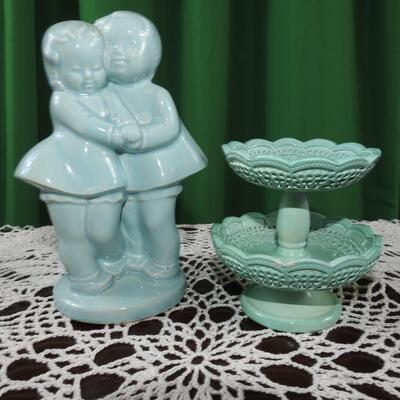 Vintage Blue Boy & Girl vase