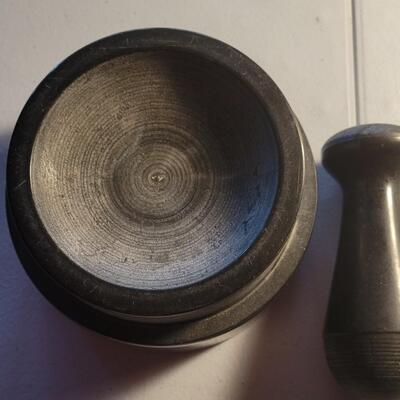 Thick mortar and pestile