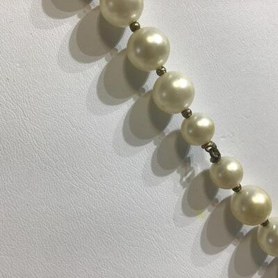 Vintage Faux Pearl necklace